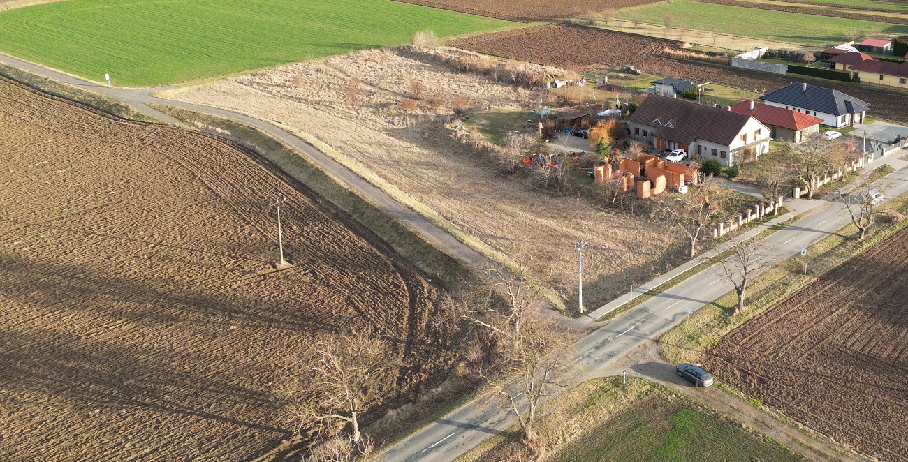 Prodej stavebního pozemku ve Cvrčovicích